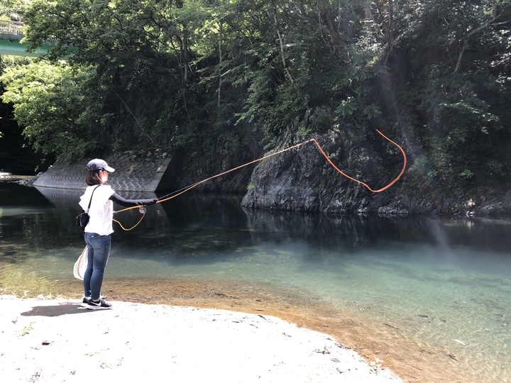 奥山文弥 おくやまふみや 多摩川上流でトラウトのフライフィッシング リザスト