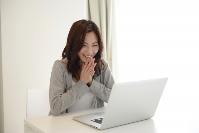SNS発信が上手くいった女性起業家イメージ